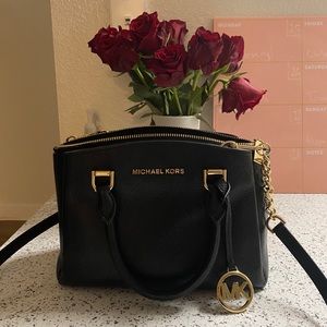 Michael Kors Maxine Small Messenger Crossbody Bag